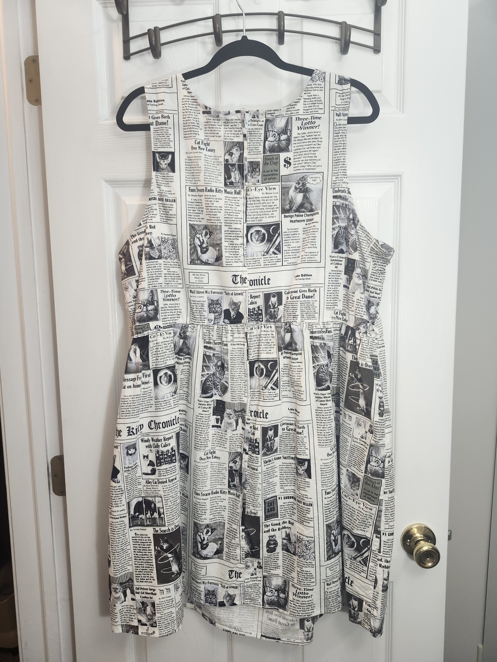 Retrolicious Cat Newspaper Print Dress | Made in USA | 3X (≈ Torrid 2X Fit) - Picture 2 of 7